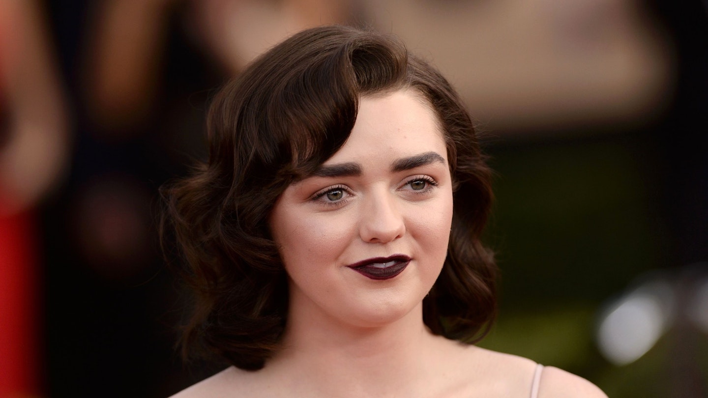 Chiroyli kiyingan, yaxshi ishlangan qizlar porno Ot etik porno